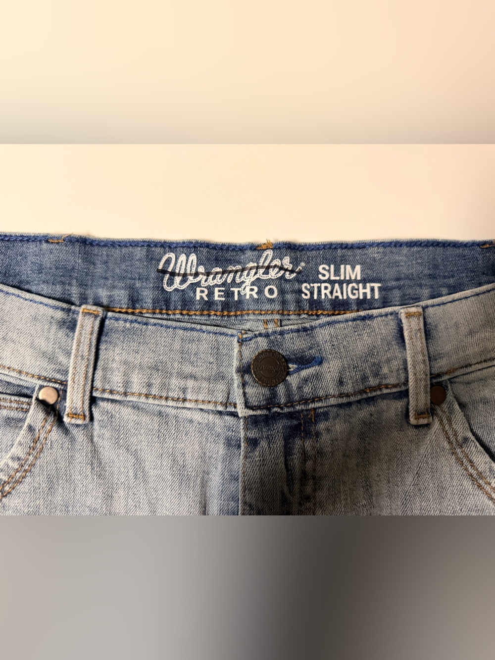 Wrangler Slim Straight Jeans - Light Blue Wash